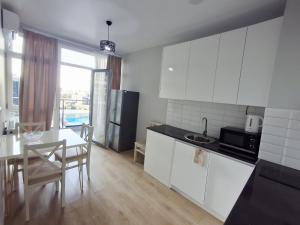 Bright Spacious Family Apartment in White Sails