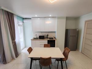 Меликишвили 40