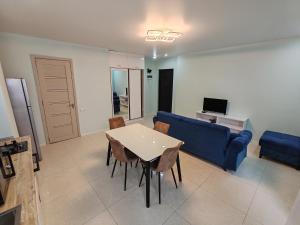 Меликишвили 40