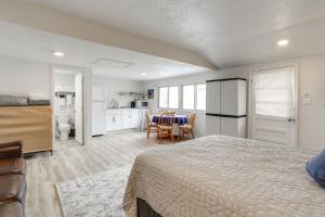 Walk to Norfork Lake Guest House in Henderson