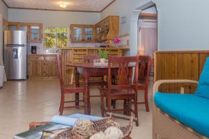 Roatan Ocean View - ground floor apts