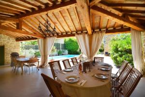 Villas Le moulin vieux, mas authentique en Provence avec piscine : photos des chambres