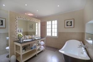 Villas Le moulin vieux, mas authentique en Provence avec piscine : photos des chambres