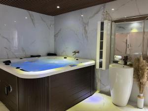 Villas Spacieuse Villa avec piscine : photos des chambres