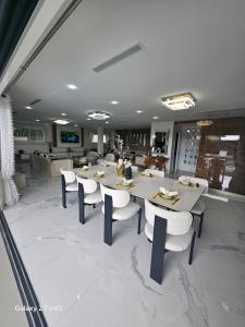 Villas Spacieuse Villa avec piscine : photos des chambres