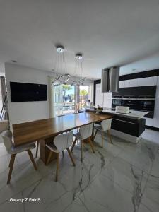 Villas Spacieuse Villa avec piscine : photos des chambres