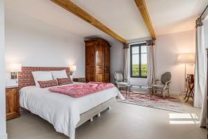 B&B / Chambres d'hotes Domaine de Courbon : Chambre Double - Vue sur Piscine