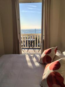 Maisons d'hotes Etretat SEA VIEW chambres vue mer : Chambre Double avec Balcon - Vue sur Mer