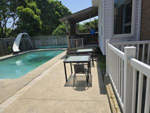 Luxury home 4BR, Pool, & 5 Mins to 401