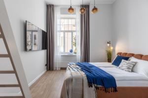 Charming Old Town Loft Studio