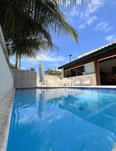 Casa Luxo em Condomínio 5 suítes 100 m da praia Ágata