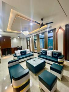 ZenRoofs - Pool Farm House