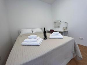 Spacious 2BR Apt in Split Center with Balcony