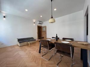 Spacious 2BR Apt in Split Center with Balcony