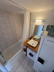 Appartements Pleasant studio with balcony close to the beach : photos des chambres