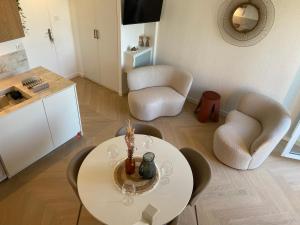Appartement pieds dans l eau vue mer
