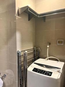 Modern 1BR BGC Uptown View