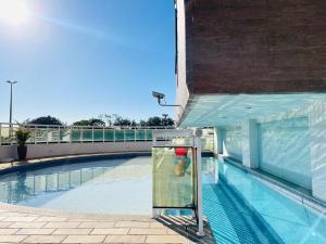 APÊ COM PISCINA NO LE GRAND PARC, PRAIA A 5min