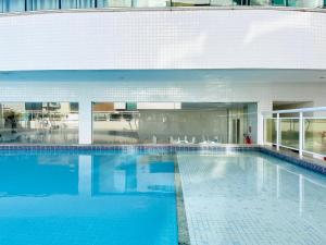 APÊ COM PISCINA NO LE GRAND PARC, PRAIA A 5min