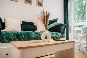 Escapade à deux ou en télétravail, Studio calme avec Parking gratuit, WiFi rapide, proche ligne 14, Paris centre et Aéroport dOrly