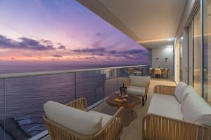 Luxury Ocean View Apartment Building H2 - Hyatt
