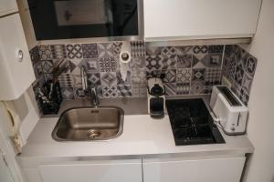 Appartements Escapade a deux ou en teletravail, Studio calme avec Parking gratuit, WiFi rapide, proche ligne 14, Paris centre et Aeroport d-Orly : photos des chambres