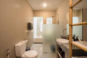 Villa Zambrud Sanur Elegant Tropical Villa with Private Pool & Garden and Garage