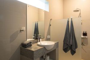 Villa Zambrud Sanur Elegant Tropical Villa with Private Pool & Garden and Garage