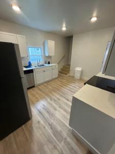 Short Walk to Niagara Falls 6 Bedrooms