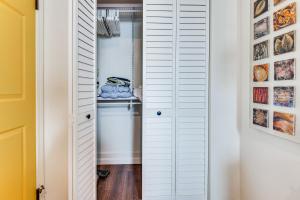 1 Mi to Dtwn LA Artists Retreat with Zen Garden