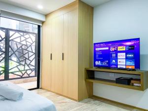 Downtown Playa Studio with Rooftop Pool Steps to Everything