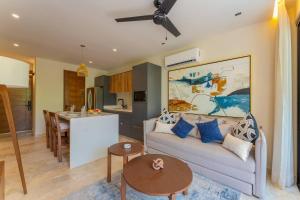 Luxury Coastal Vibes Park 101 Free Beach Club