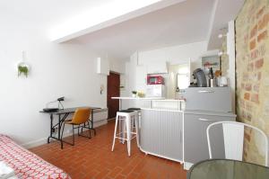 Sara, Wifi, Mignon, Discret