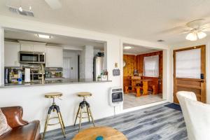 Norfork Lake Views Home with Deck in Henderson