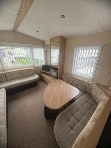 3 Bed Caravan - Sleeps 8 - Pets - Parking