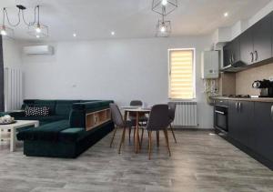 Emerald Apartment Mamaia Nord