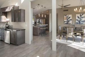 Stunning Views Hot Tub Prime Location