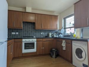 Guest Rooms Near City Centre & Dock Free Parking