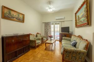 Athens center traditional & classic 2BR apartment