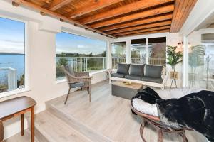 The Beach House Suite by EMR Vacation Rentals