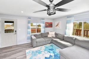 Dragonfly Cottage by EMR Vacation Rentals