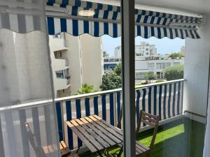 Riviera Retreat - Steps to Beach & Shops, Balcony & AC