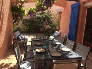Villa de charme à Saint Cyprien avec Piscine et Jardin Méditerranéen, plage et commerces à 10 minutes à pieds