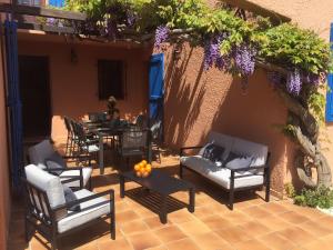 Villa de charme à Saint Cyprien avec Piscine et Jardin Méditerranéen, plage et commerces à 10 minutes à pieds