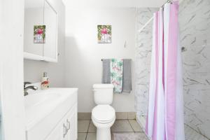 Luxe Pool Casita w Saltwater Pool 25 Min to PCB