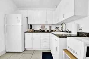 Luxe Pool Casita w Saltwater Pool 25 Min to PCB