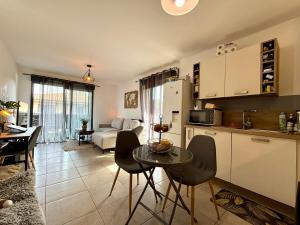 Appartements PROPRIANO Charmant 2 pieces 46m2 avec Terrasse et balcon : photos des chambres