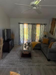 Stylish Apt Near Lego& DisneyLand