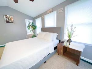 Cozy 5 bedroom Home mins from RIT