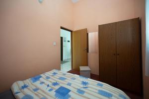 Apartments by the sea Mandre, Pag - 22885